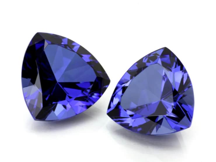 Blue sapphire gemstones